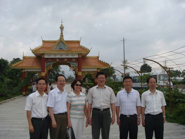 中央財經(jīng)領(lǐng)導小組辦公室經(jīng)貿(mào)組組長張松濤蒞臨西瑪電機視察指導工作。