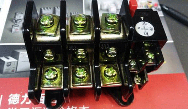 如何正確選擇三相異步電動(dòng)機(jī)保護(hù)用熱繼電器？