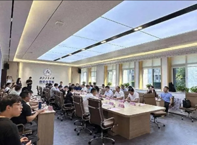 西安西瑪電機(jī)與西北工業(yè)大學(xué)開展“雙進(jìn)”活動，共推科技創(chuàng)新與產(chǎn)業(yè)升級